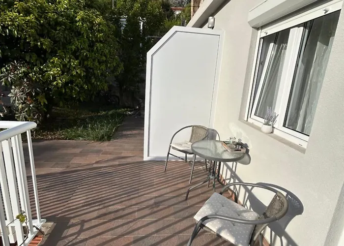 Garden New 2025 Apartment *